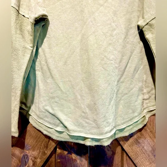 EUC La Miel Olive Green Long Sleeve Jersey Top Sz L - Picture 4 of 13